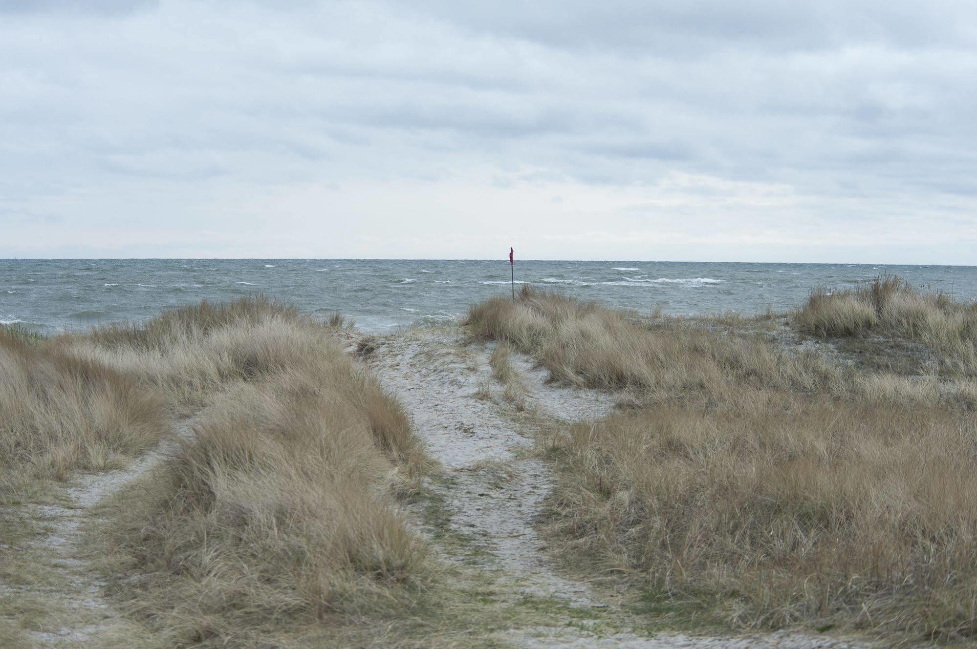 Hotel Strandgaarden Vesterø Havn Esterno foto