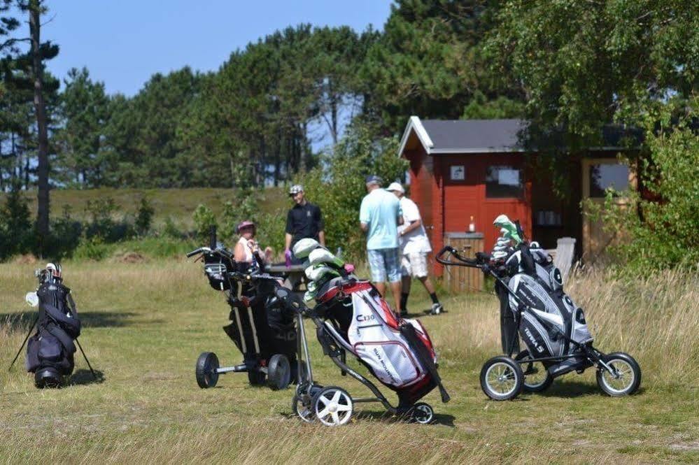 Hotel Strandgaarden Vesterø Havn Esterno foto